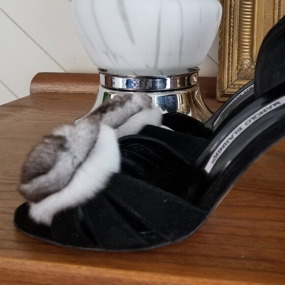Manolo Blahnik Shoes / Heels / Pumps Black Suede Lush Chinchilla Rose Size 5 - Picture 7 of 11